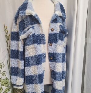 WOMENS XL FUZZY SHACKET Blue And White Check